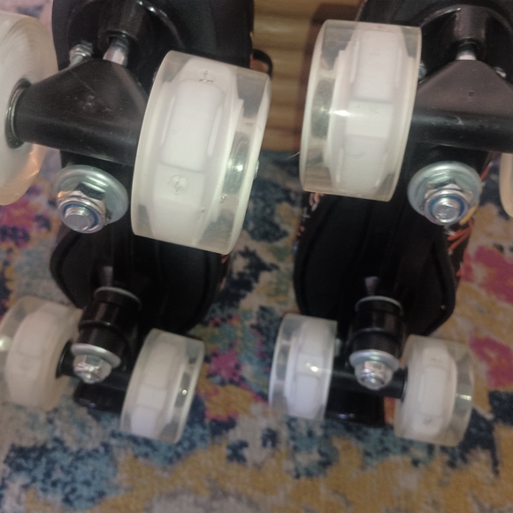 Colorful Graffiti Roller Skates US Womens 10.5 - Picture 6 of 8